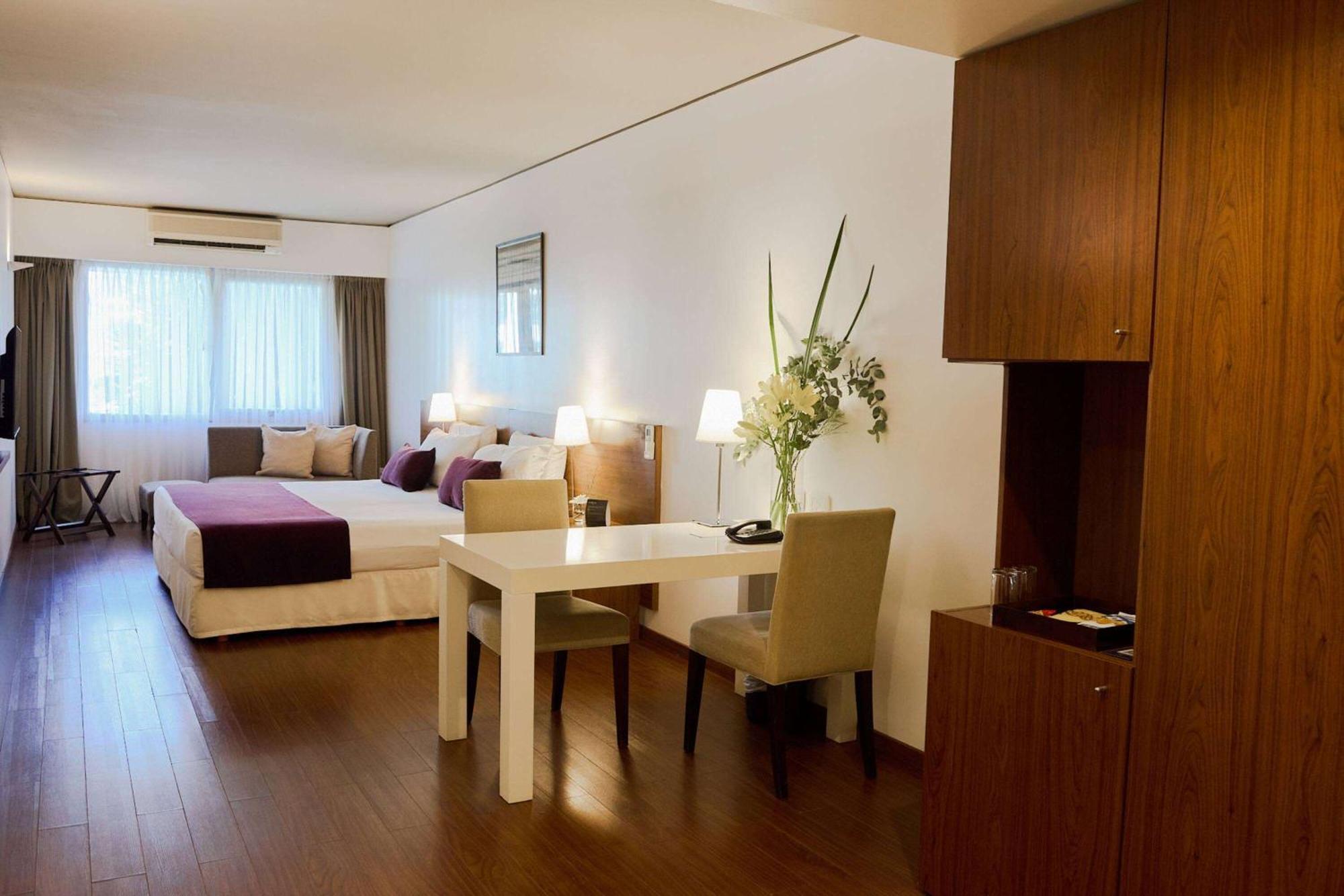 Hotel Dazzler By Wyndham Buenos Aires Maipu Extérieur photo